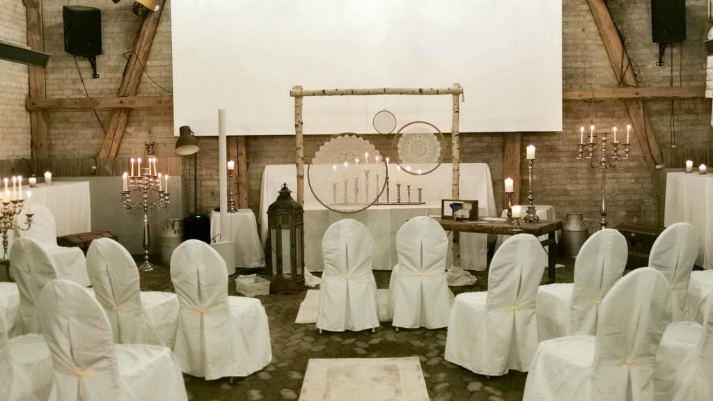 Freie Trauung in der Scheune