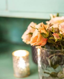 Beans Events Tischdeko mit Kerzen und Rosen